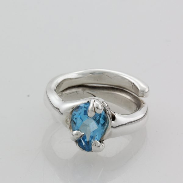 Sterling Silver Ring with Topaz - The Flow